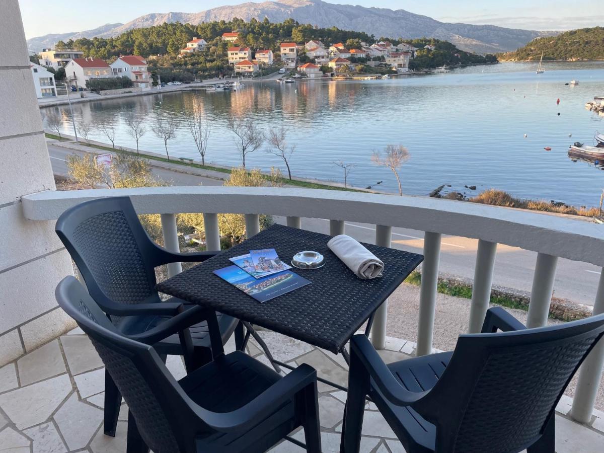 Apartments Ana By The Sea Lumbarda Extérieur photo