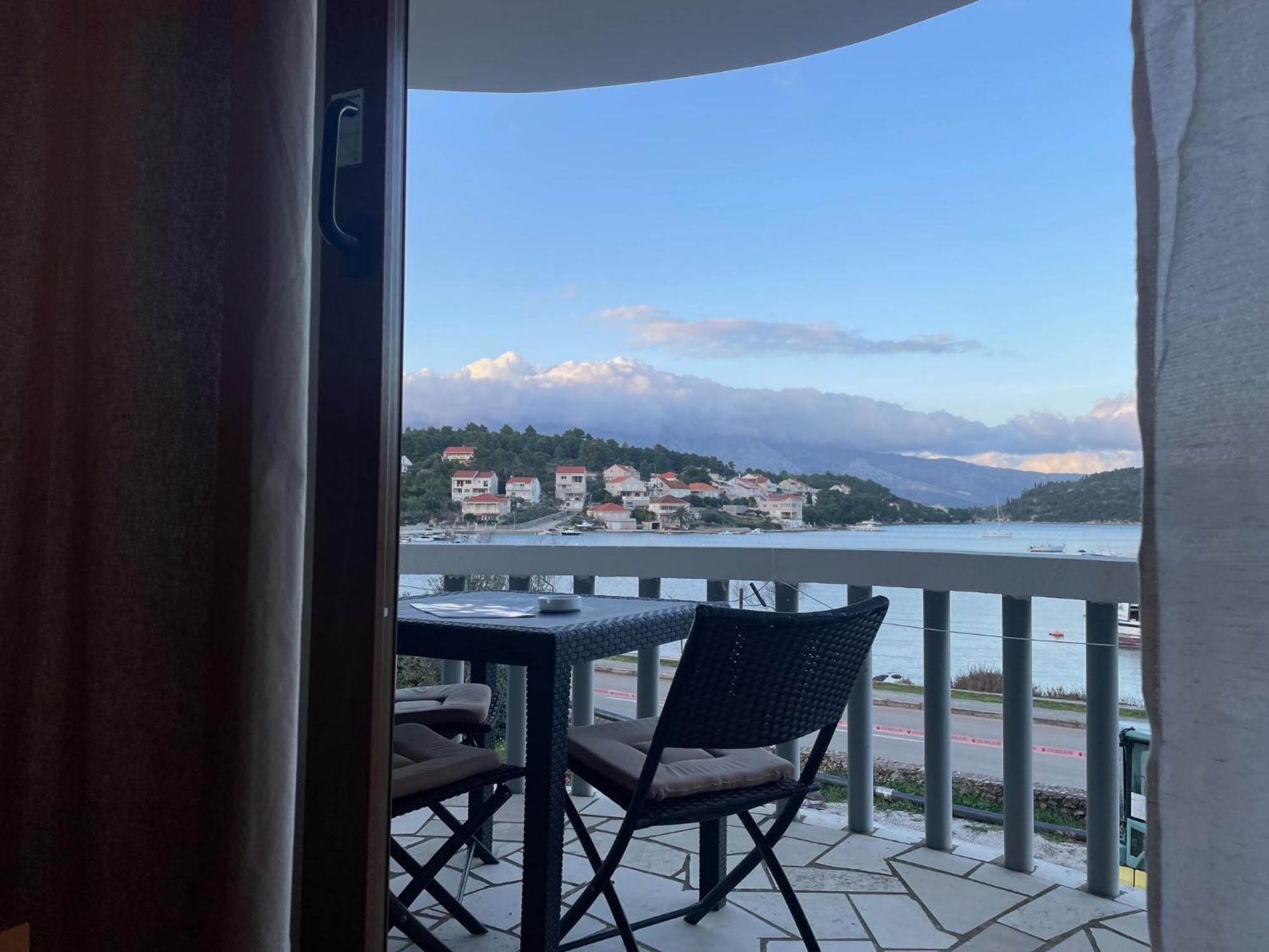 Apartments Ana By The Sea Lumbarda Extérieur photo