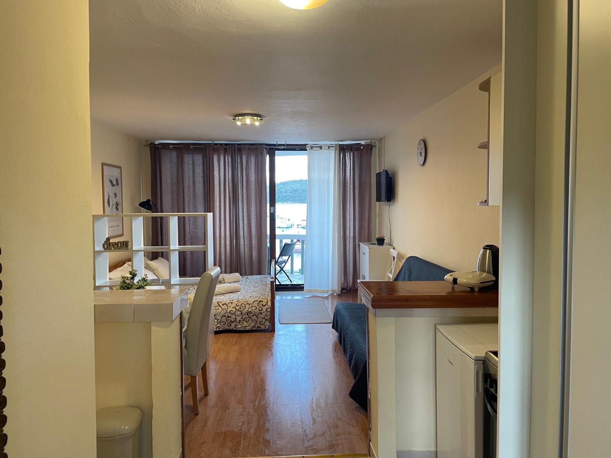 Apartments Ana By The Sea Lumbarda Extérieur photo