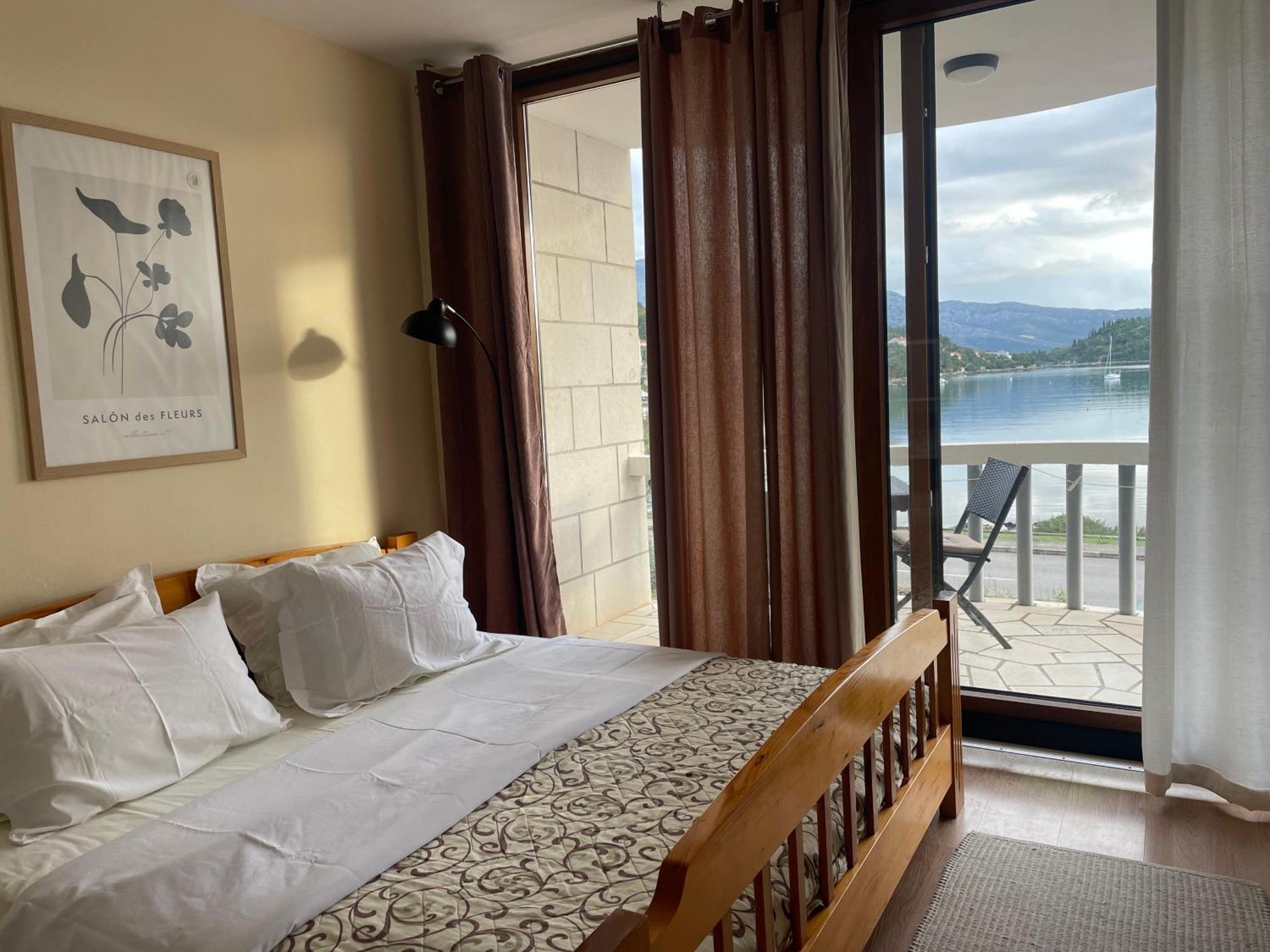 Apartments Ana By The Sea Lumbarda Extérieur photo